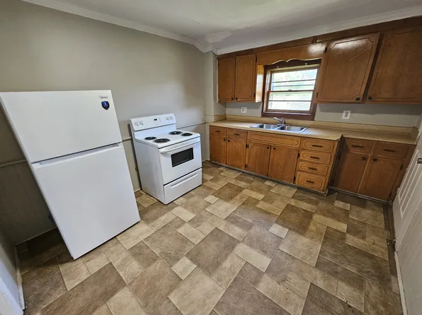 345 E Prospect St, Covington, VA 24426