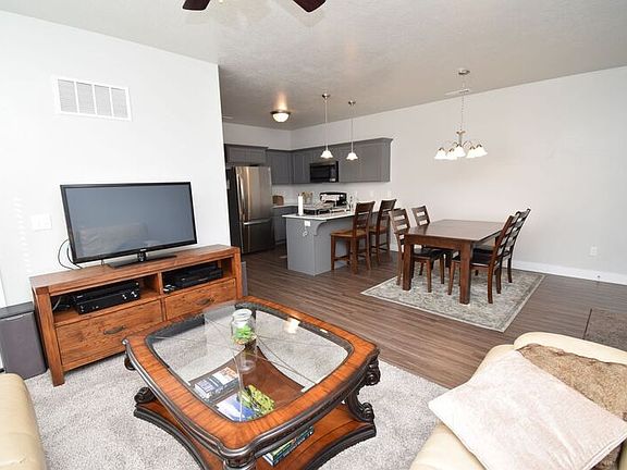 5th image of 14681 S Astin Ln #204