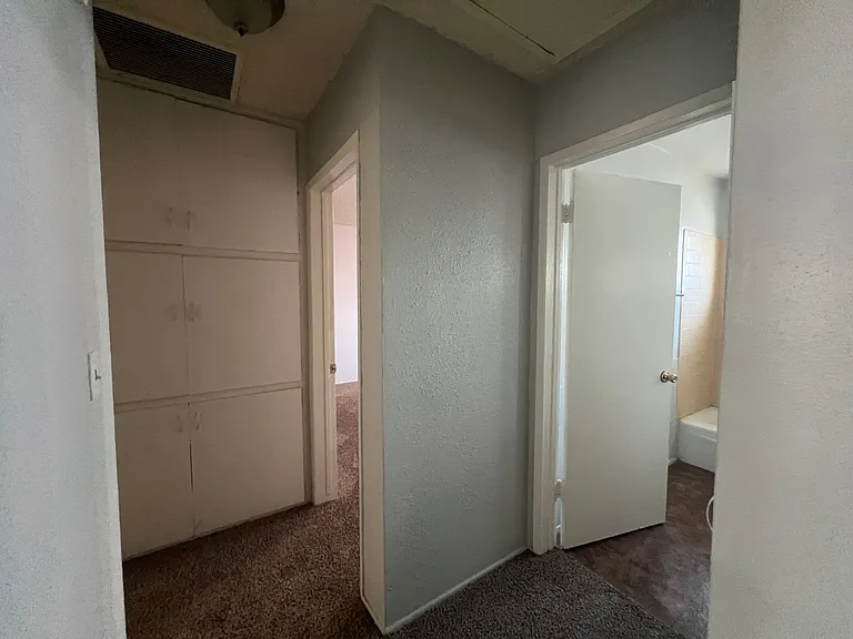 229 S Buena Vista St — Photo 25