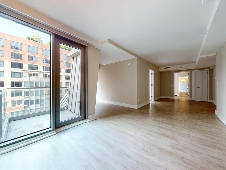 237 E 34th St #1802 — Photo 7