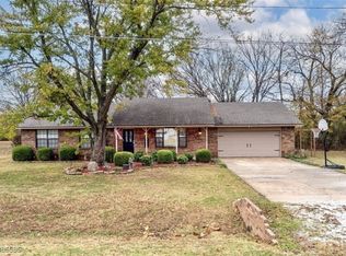 706 E Delaware St, Sallisaw, OK 74955