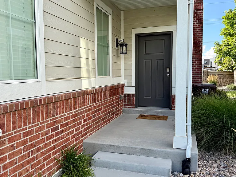 603 E Mill Farm Ct — Photo 3