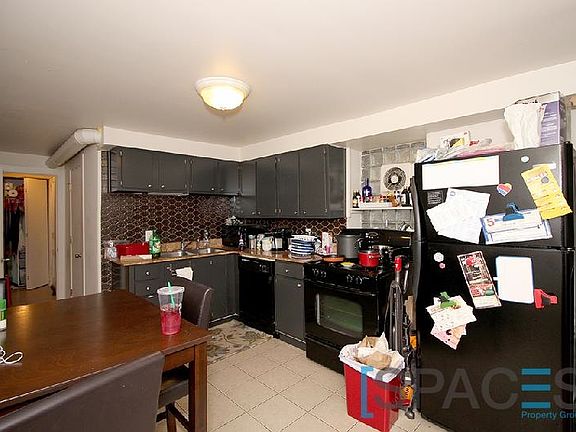 2nd image of 2136 N Sheffield Ave APT Grdn