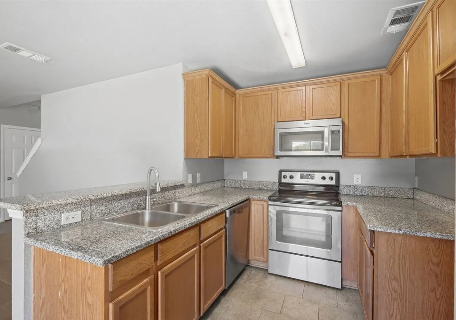4 bed, 1727 sqft, $2,250 — Photo 4
