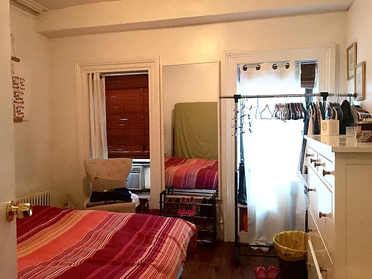 Rented by Moises Farhart, LREB | media 25