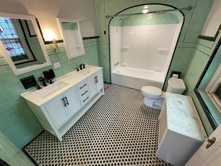 1304 N Canal St #2 — Photo 1