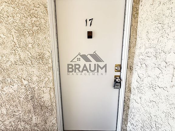 3rd image of 4636 Laurel Canyon Blvd #17