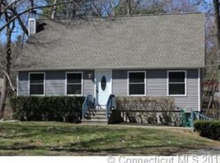 29 Juniper Ln, Griswold, CT 06351