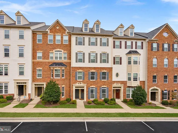 7510 Brunson Cir, Gainesville, VA 20155