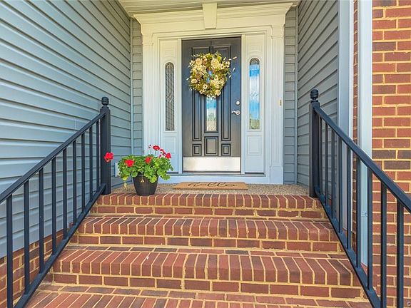 3rd image of 6137 Ironstone Dr