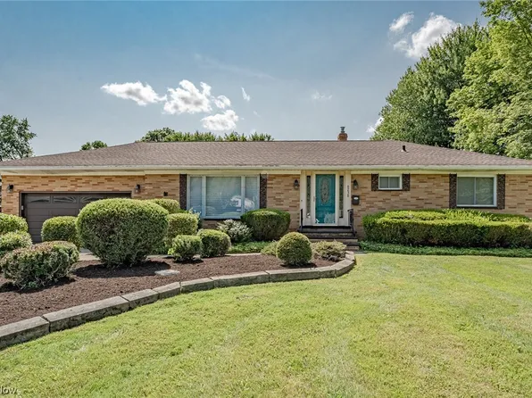 6238 Sharondale Dr, Solon, OH 44139