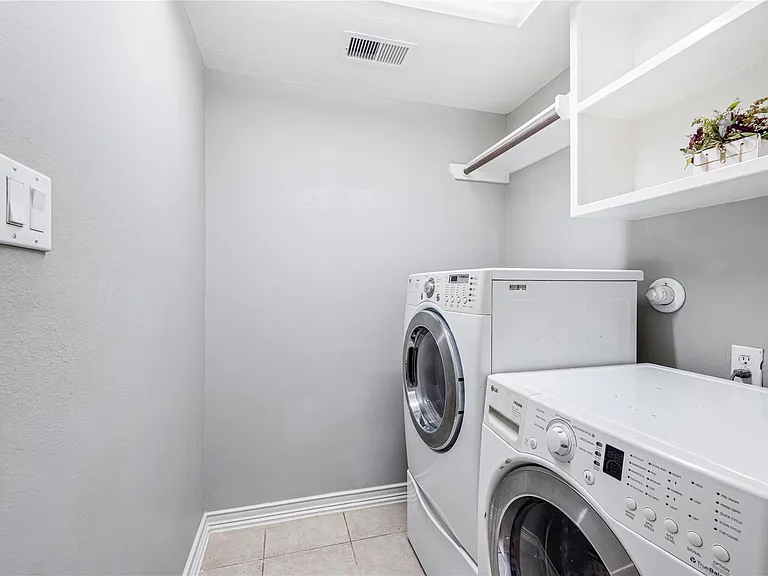 8127 Edenwood Dr — Photo 22