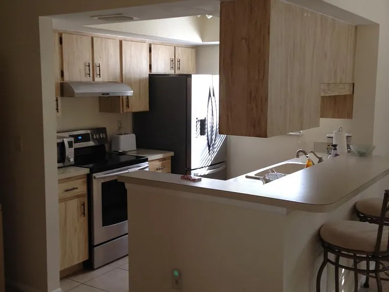 300 Parkdale Dr — Photo 8