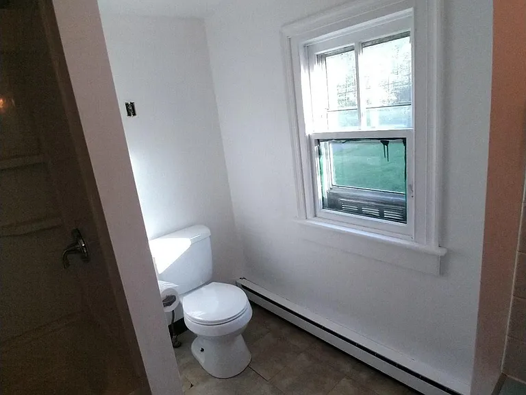 107 E Rockhill Rd — Photo 23