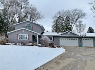 725 Oak St, Portland, MI 48875