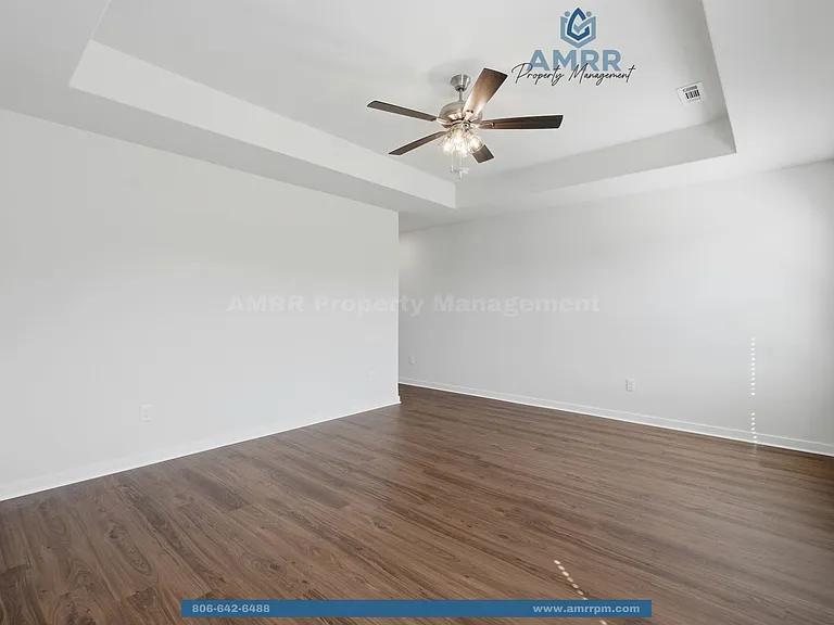 400 Cattleman Ln — Photo 16