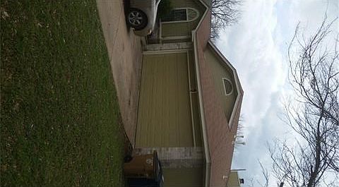 2nd image of 1307 Blakeney Ln