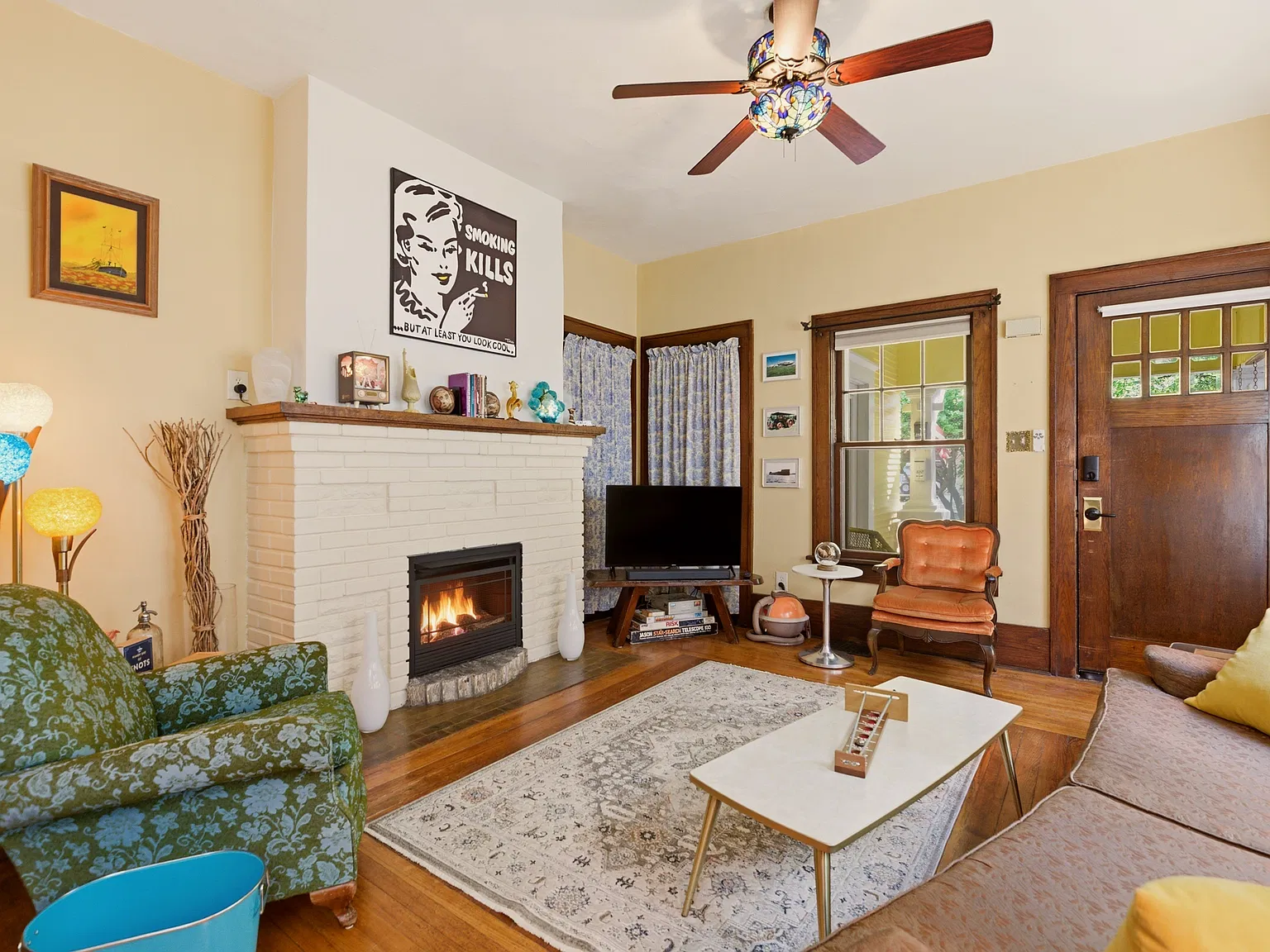 327 N Green St — Photo 2