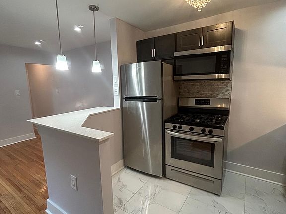 2nd image of 71 Forest Hill Pkwy APT 1A