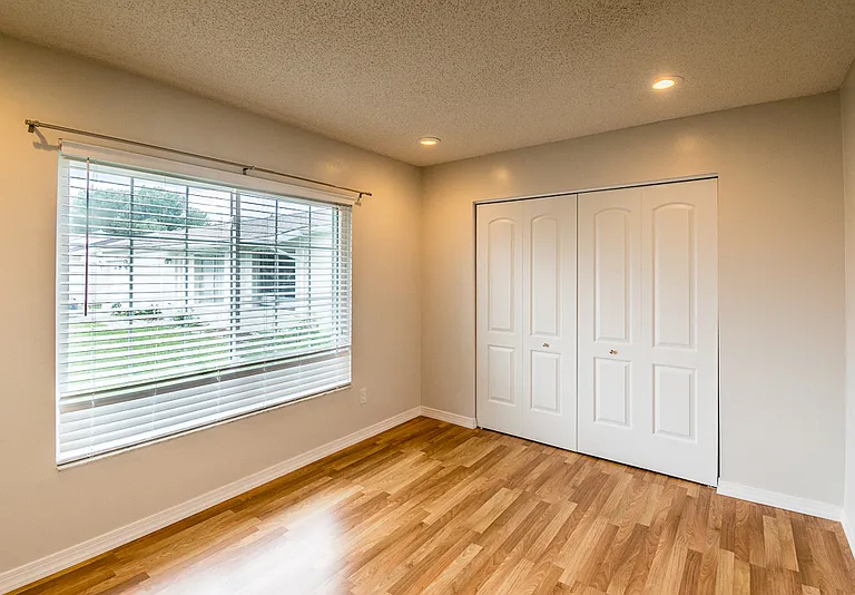 10502 Linger Ln — Photo 10