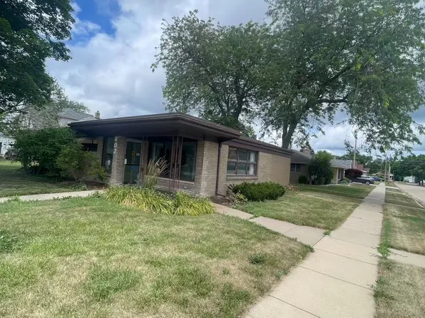 402 W Walnut St, Oglesby, IL 61348