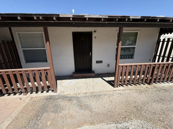 117 40th St NW #9, Albuquerque, NM 87105