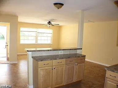 4 bed, 3.0 bath, 2079 sqft, $2,300 — Photo 3