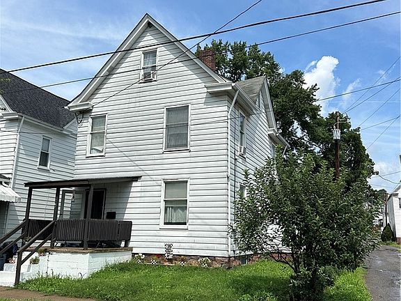 3rd image of 410 Eau Claire St