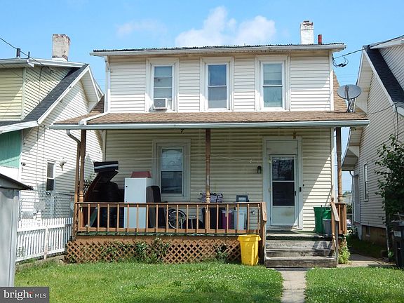 3rd image of 928 E Princess St