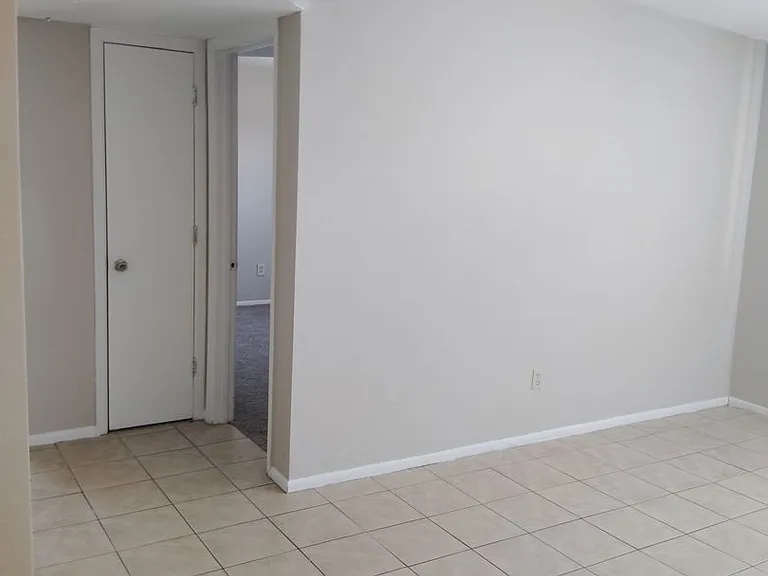 Mammoth Apartments — Photo 10