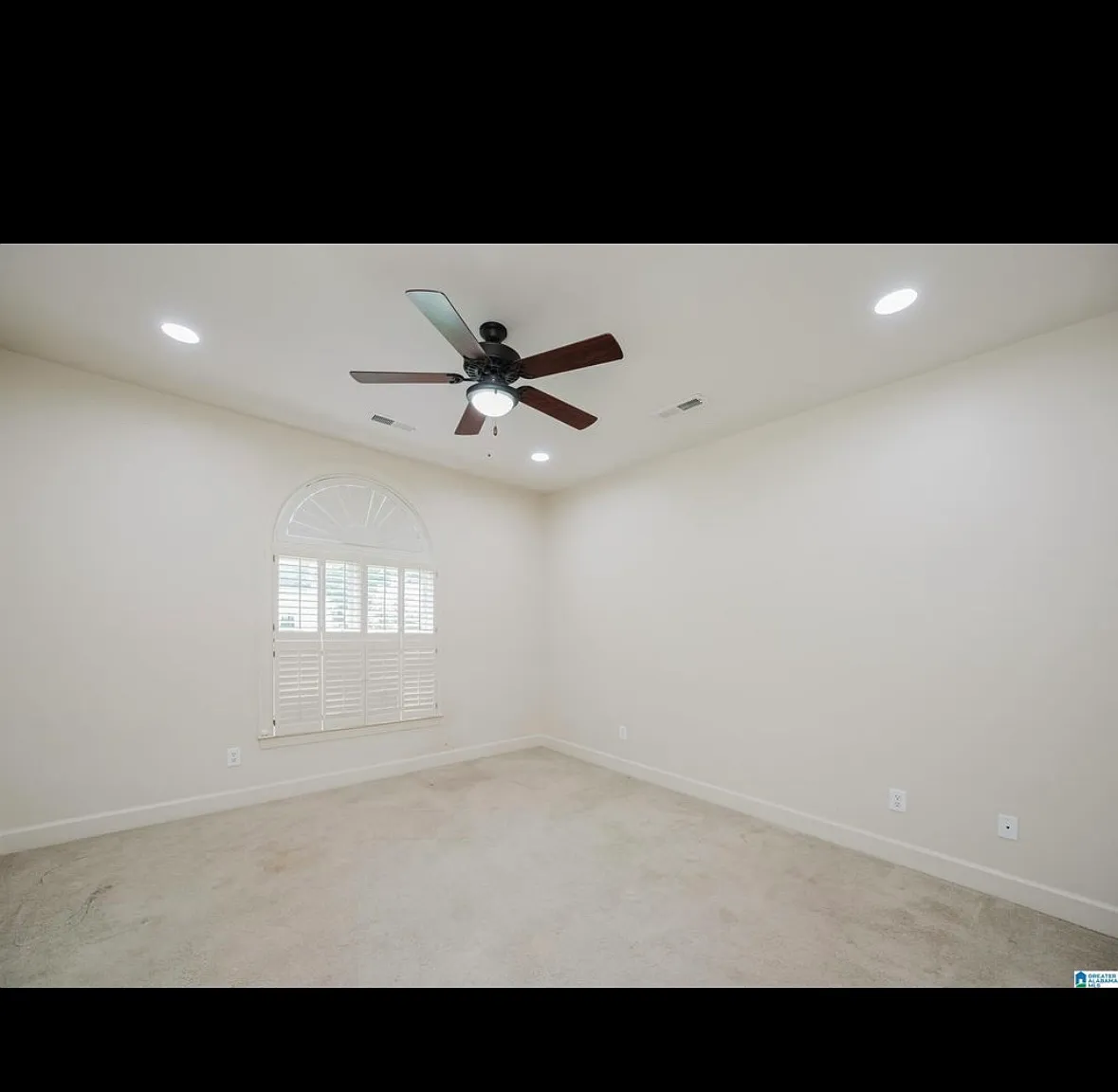 Cove Cir, Birmingham — Photo 2