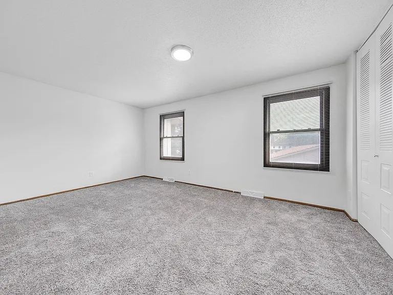 Rice Creek Townhouses — Photo 2