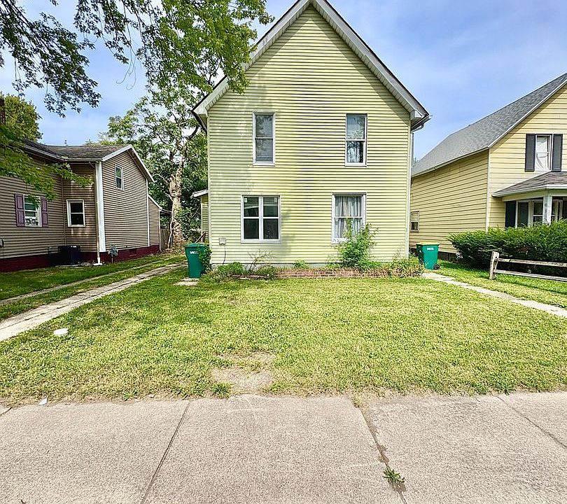 1st image of 206 E 6th St #1