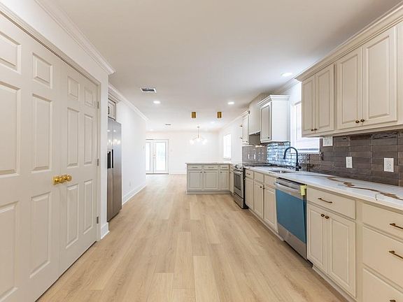 5th image of 2053 Mandolin St