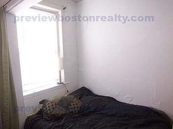 2nd image of 1633 Commonwealth Ave #Ta16