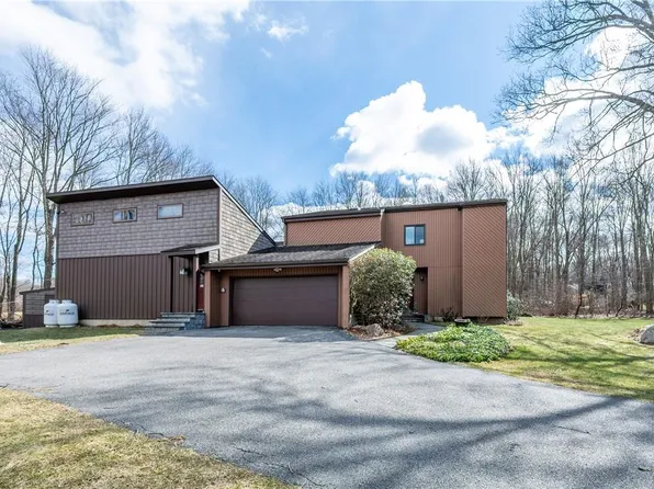 18 Fox Hollow Road, Brewster, NY 10509