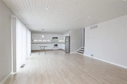 643 W Lakeshore Dr — Photo 8