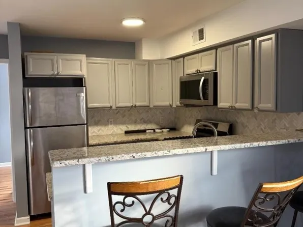 87 Royal Ave, Hawthorne, NJ 07506