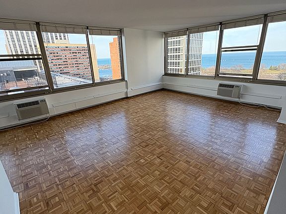 3rd image of 360 W Wellington Ave APT 16E