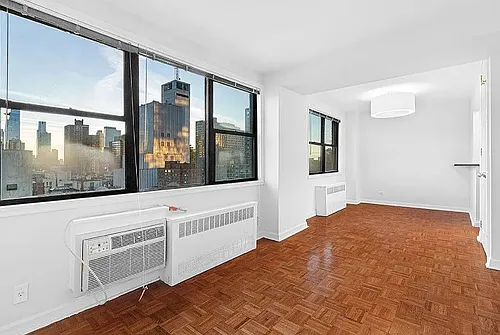 442 W 57th St Photo 1