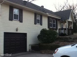 1001 NE Lindberg Dr, Kansas City, MO 64118