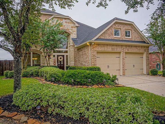 4th image of 2822 Fair Chase Dr