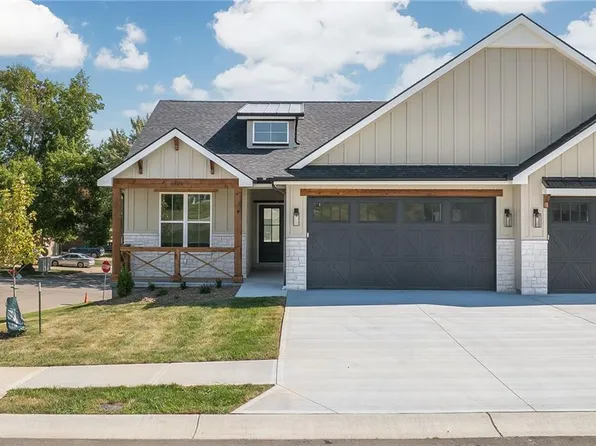 1405 Country Court St, Joseph, MO 64506