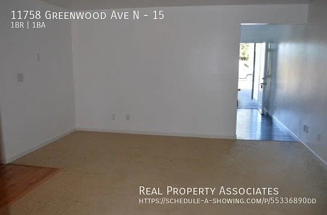 Ground Floor Corner One Bedroom Apartment with a Balcony Deck — Photo 4