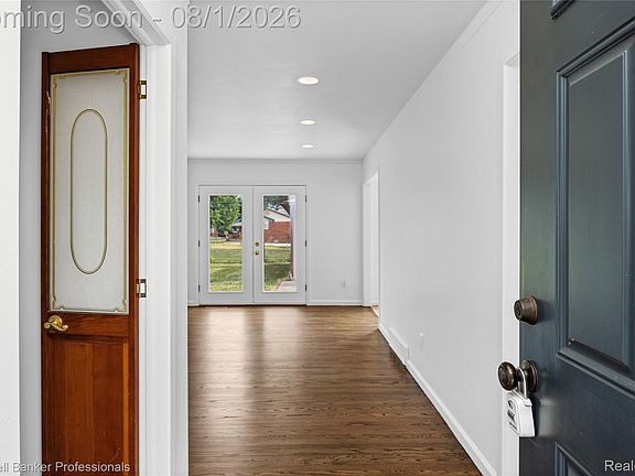 2nd image of 15240 Grovedale St