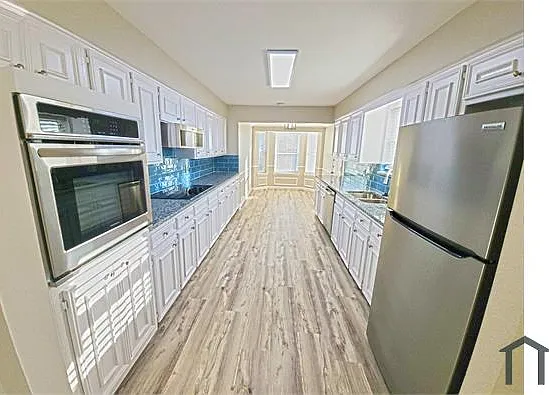 4 bed, $2,400 — Photo 3