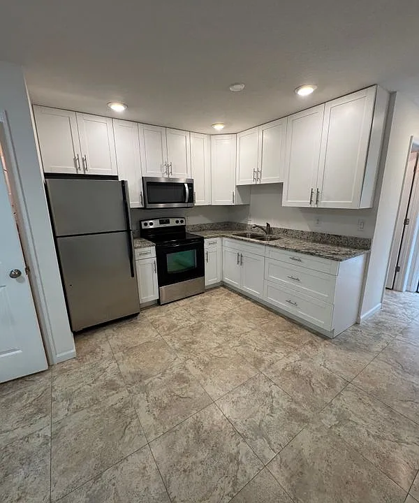 1202 La Brad Ln