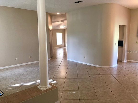 5th image of 15118 Laurel Cove Cir