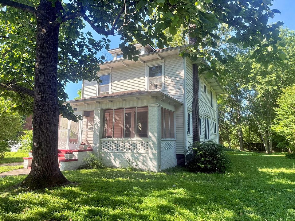 1st image of 310 E 3rd St
