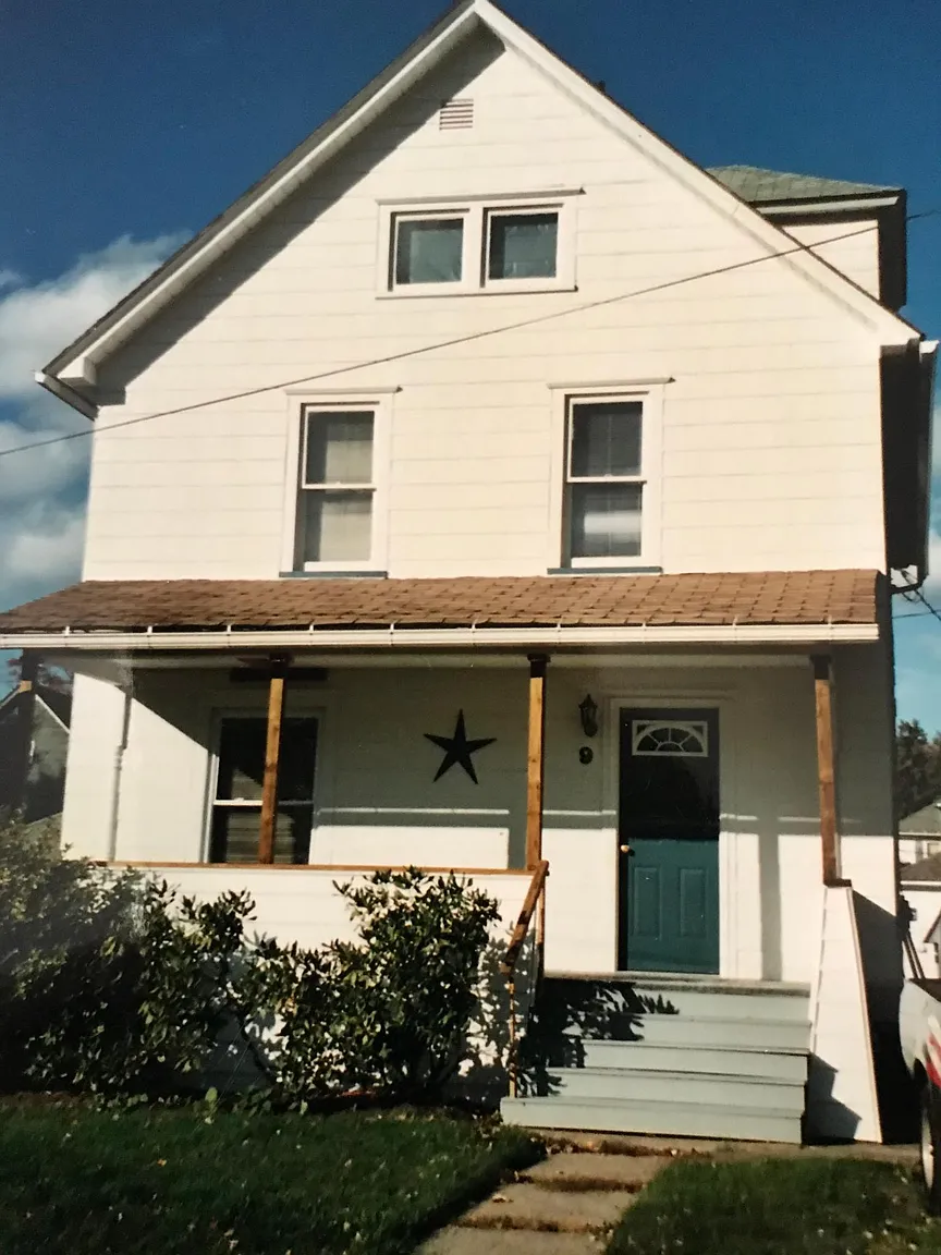 9 Hazeltine St photo 1